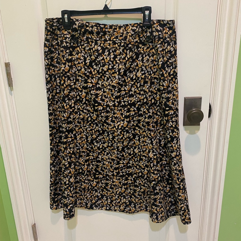MIDI patterned fall skirt